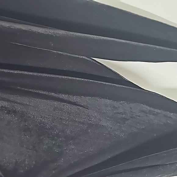 Express Black Velvet Open V-Back Jumpsuit w Rusched Shoulders Pockets &… - Picture 5 of 16